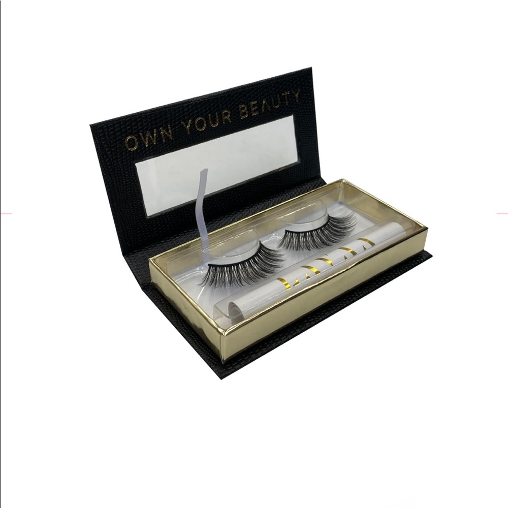Lavas Lashes Los Angeles “Charm” Eyelashes